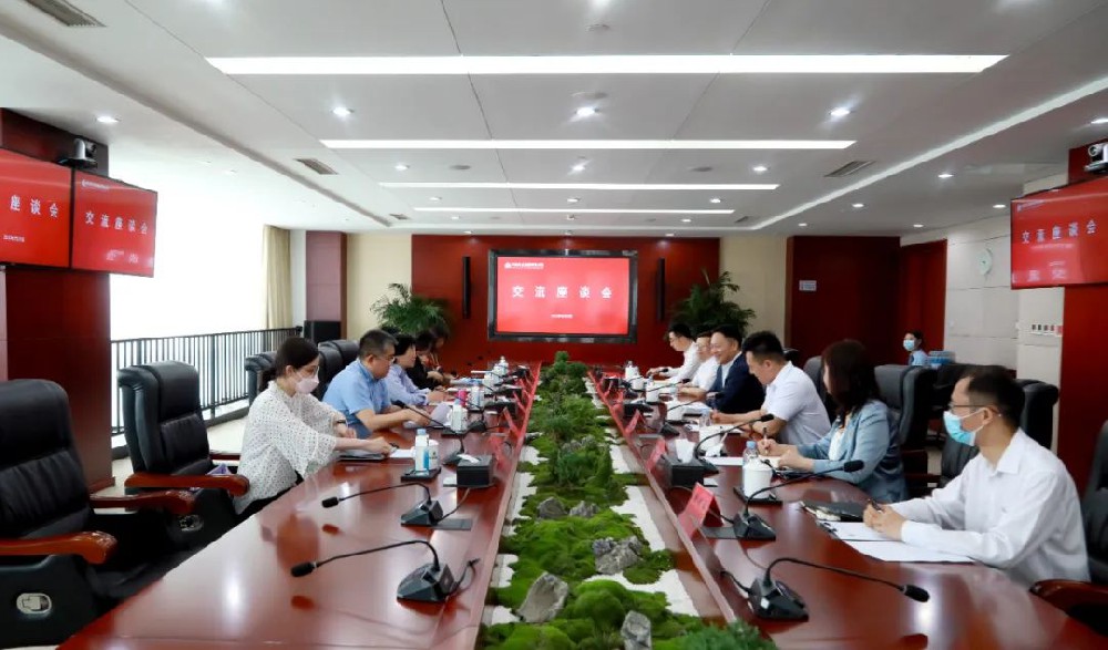 余紅輝與南方科技大學教授、工程技術創新中心（北京）主任胡清一行交流座談